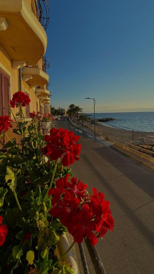 Hotel La Lampara Reggio di Calabria Ngoại thất bức ảnh