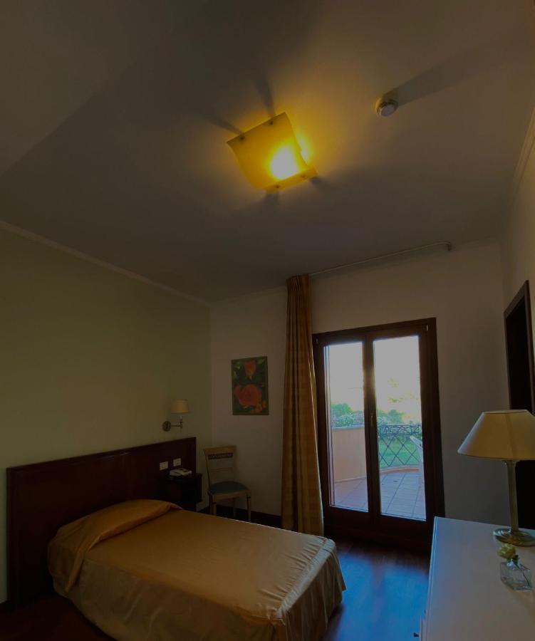 Hotel La Lampara Reggio di Calabria Ngoại thất bức ảnh