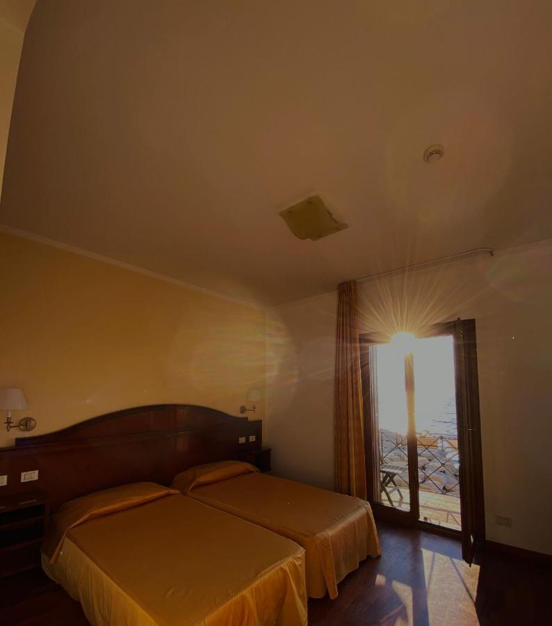 Hotel La Lampara Reggio di Calabria Ngoại thất bức ảnh