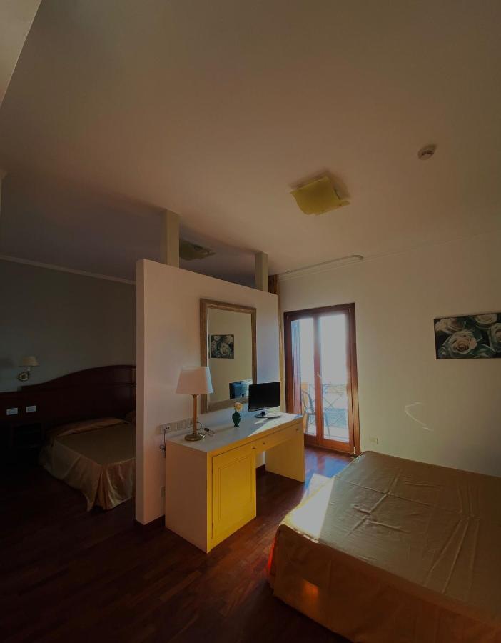 Hotel La Lampara Reggio di Calabria Ngoại thất bức ảnh