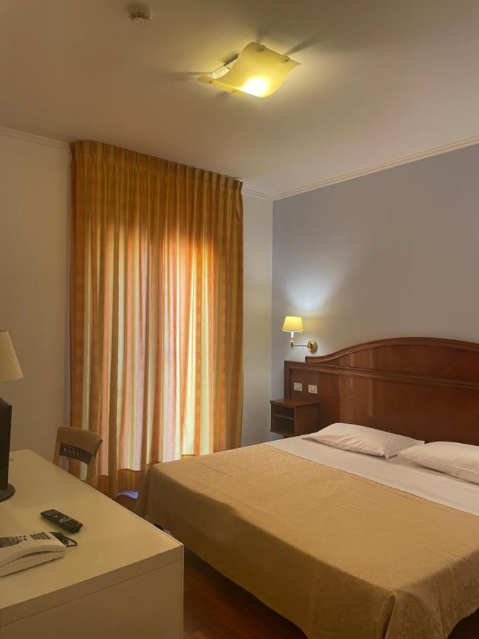 Hotel La Lampara Reggio di Calabria Ngoại thất bức ảnh